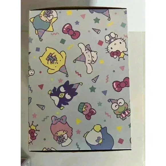 Hello‎ kitty 60th anniversary cake figurine - Picture 6 of 8